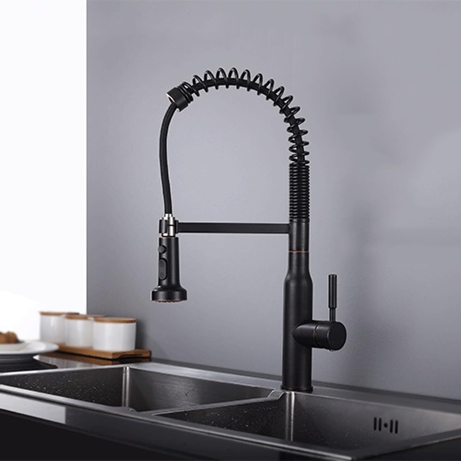 Robinet de cuisine à ressort pour simplifier la vaisselle et le nettoyage de vos légumes