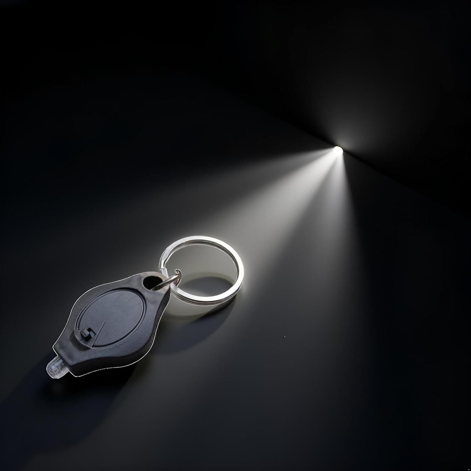 Black Mini Flashlight Keychain Keychain Lightweight Mobile Black Durable and Attractive Handheld Flashlights Keychain Light, Key Chain Light, mini flashlight keychain