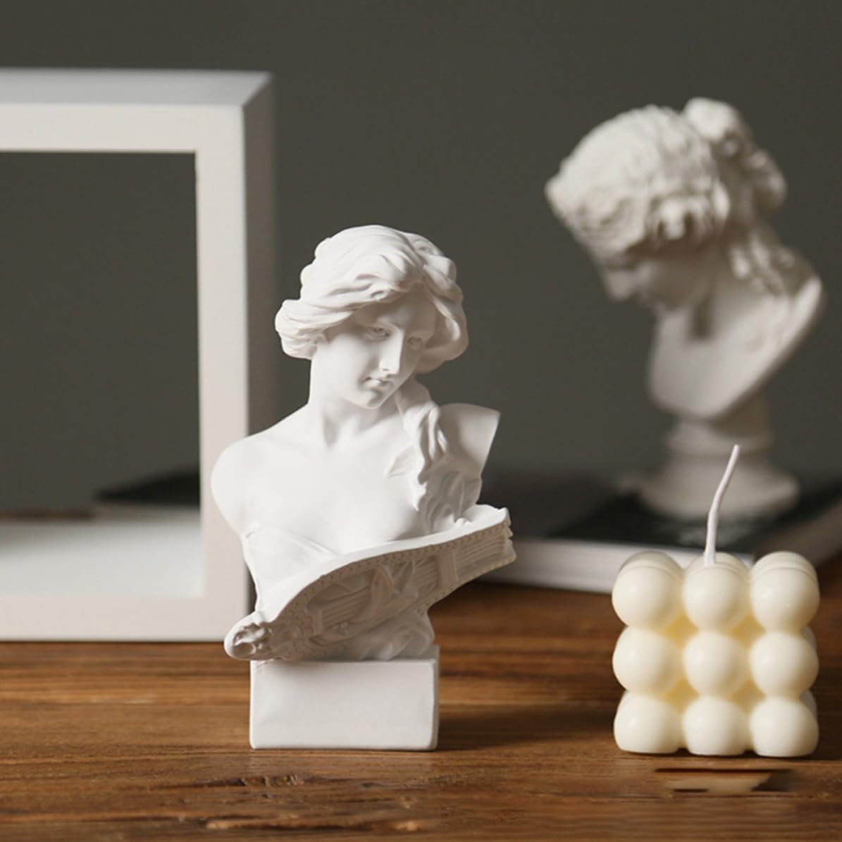 Antique Resin Female Bust Sculpture for Tabletop Decoration