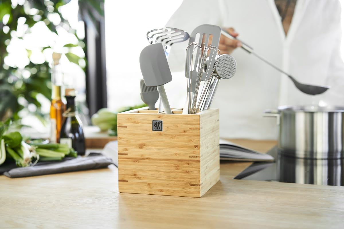 ZWILLING Pro Pfannenwender, Länge: 33 cm, Rostfreier Edelstahl und lebensmittelechtes Silikon, Ergnomisch geformter Griff, Silber