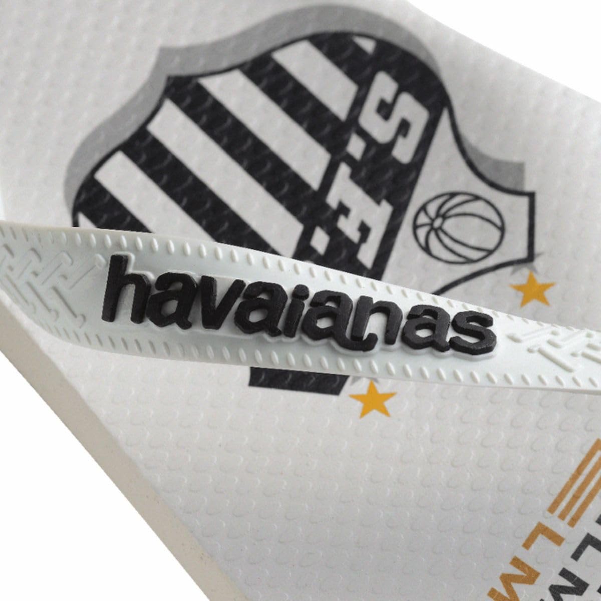 Chinelo Havaianas Top Times Santos Infantil (Branco, BR, Criança de 4 a 8 anos, Faixa Numérico, M, 27, 28) em promoção! Veja a oferta e mais achadinhos de Sandálias & Chinelos Infantis 5 Hoje é o melhor dia para comprar Chinelo Havaianas Top Times Santos Infantil (Branco, BR, Criança de 4 a 8 anos, Faixa Numérico, M, 27, 28) com aquele preço maroto! Promoção! Aproveite a oferta! 5