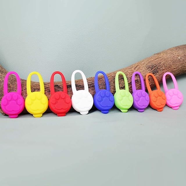 Foto 2 de 8 de Ljmyy Collar de luces LED para perro, colgante antipérdida, para cachorros, luces de paseo nocturno, con pilas
