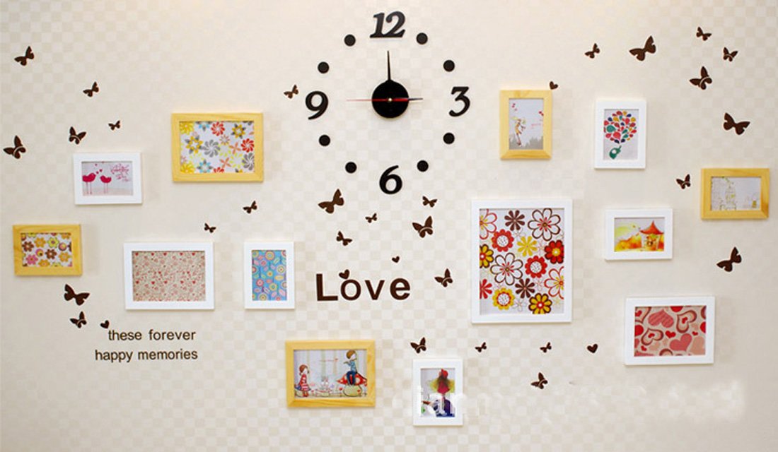 Mur de photos nordique en bois massif avec horloge muette et stickers pour decoration salon