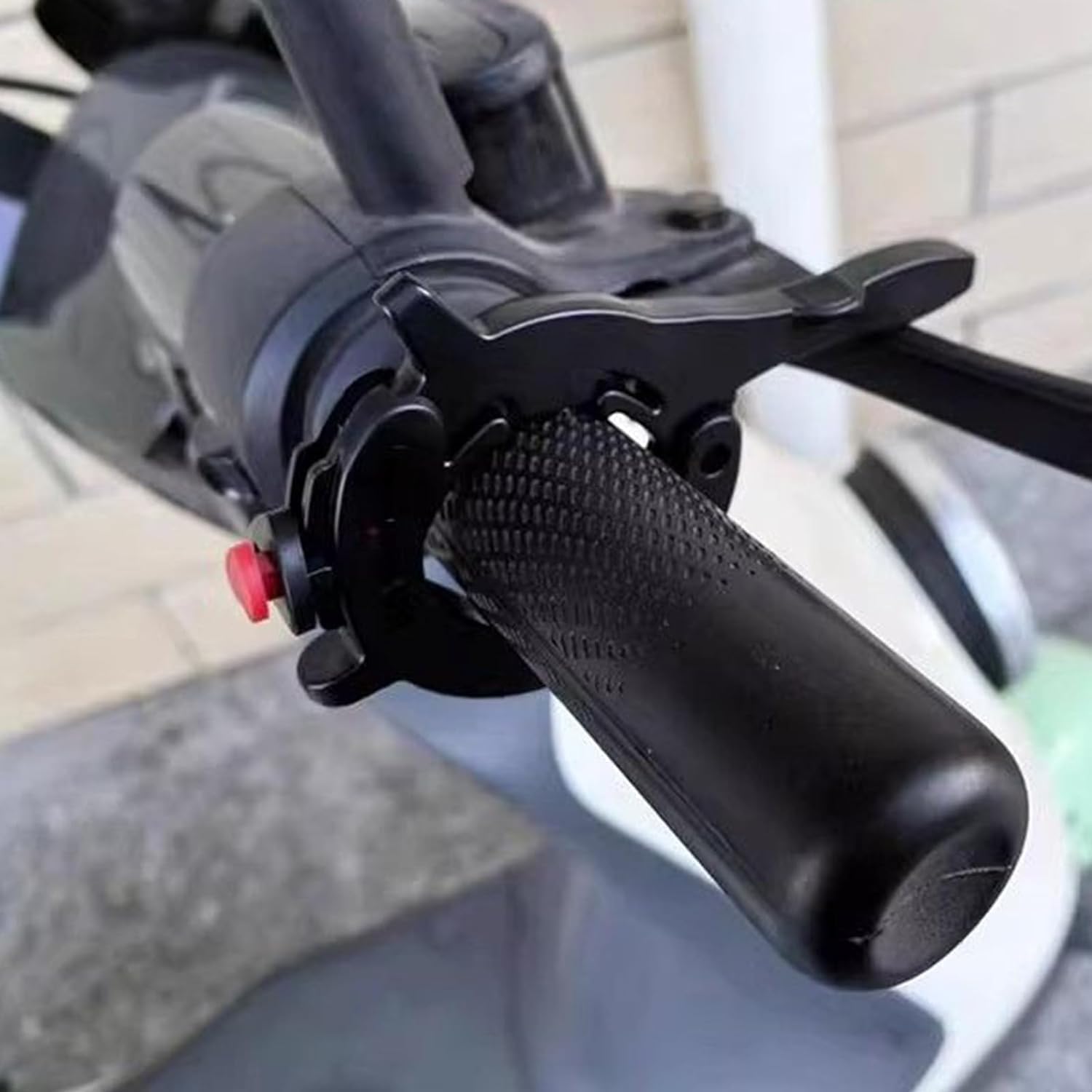 Throttle Cruise Control, Motorcycle Cruise Control Throttle Clamp, Electric Vehicle Booster Accessories, Motorcycle Accessories Universal,Throttles Accessories Levers（Black）