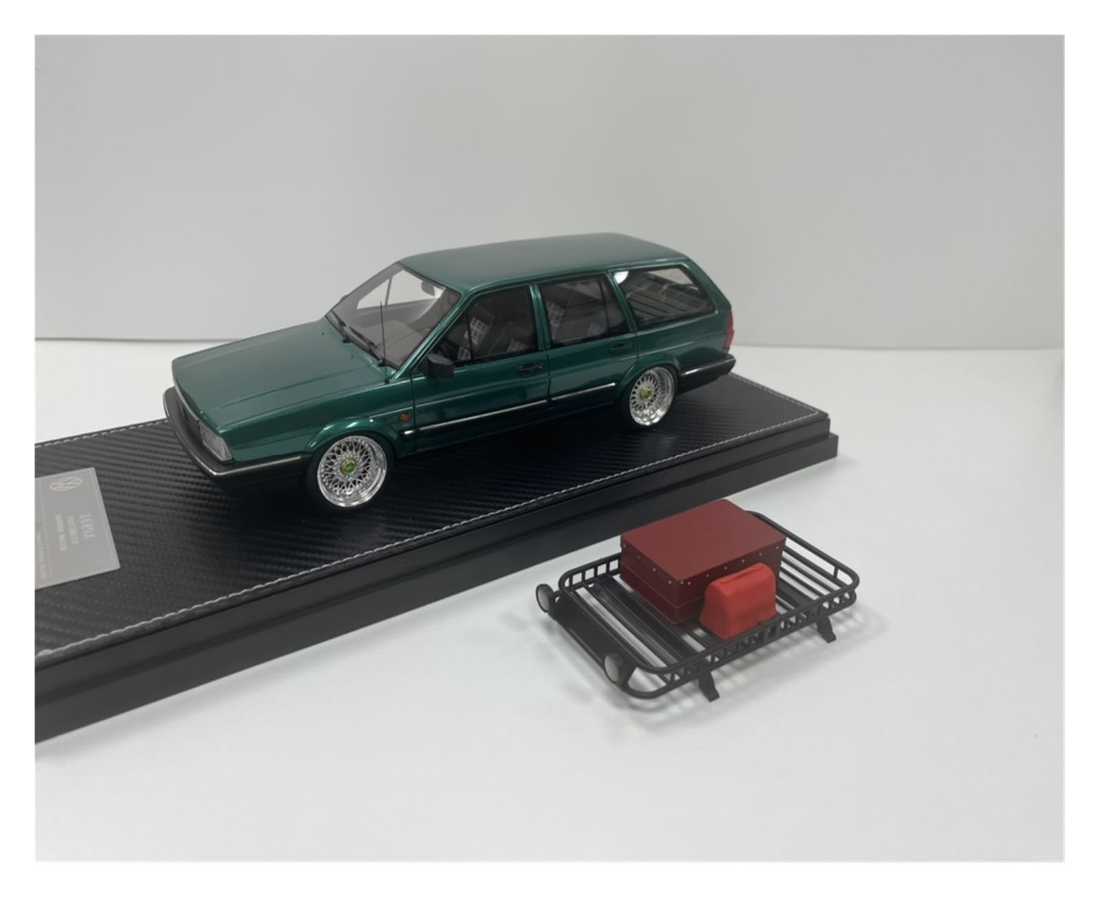 Metallo Scala Replica 1 18 Per Volkswagen Santana Touring Con Telaio Del Tetto Modello Di Auto In Resina Veicolo Da Collezione Souvenir