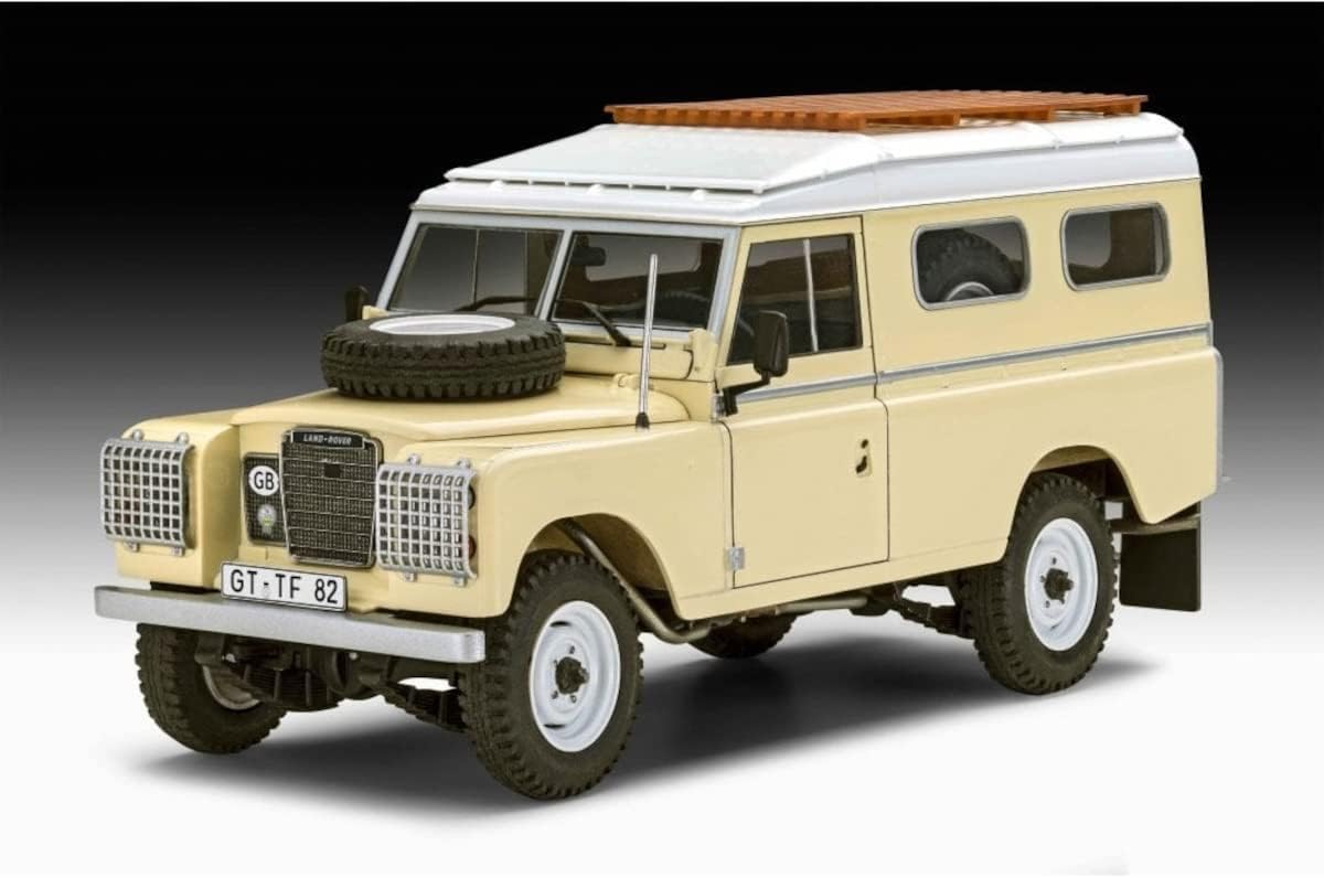 Revell 1/24 Land Rover Series III LWB (Commercial) Plastic Model
