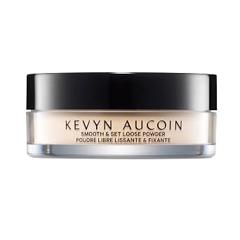 Kevyn Aucoin Smooth & Set Loose Powder with Puff Universal shade ، جميع أنواع البشرة ونغماتها. محض ، خفيف الوزن ، يمزج جيدًا ، يطمس العيوب ، يقلل من اللمعان. يذهب فنان الماكياج حتى النهاية الجلدية