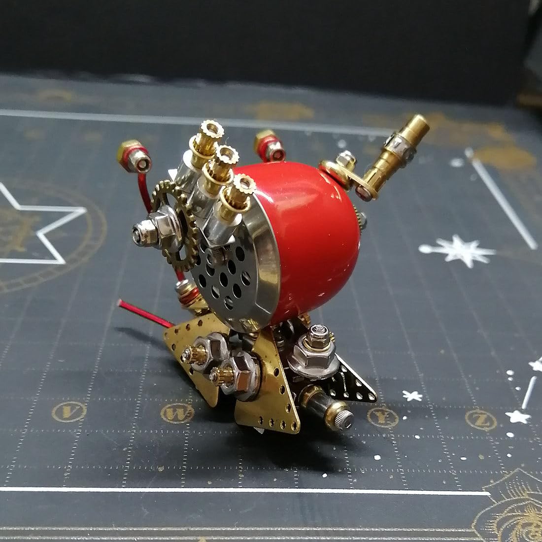 Ślimak metalowe puzzle 3D, zestaw modelarski, steampunk, mechaniczny ślimak, "zrób to sam", metalowa budowa, dekoracja biurka, przedmiot kolekcjonerski (kolor czerwony)