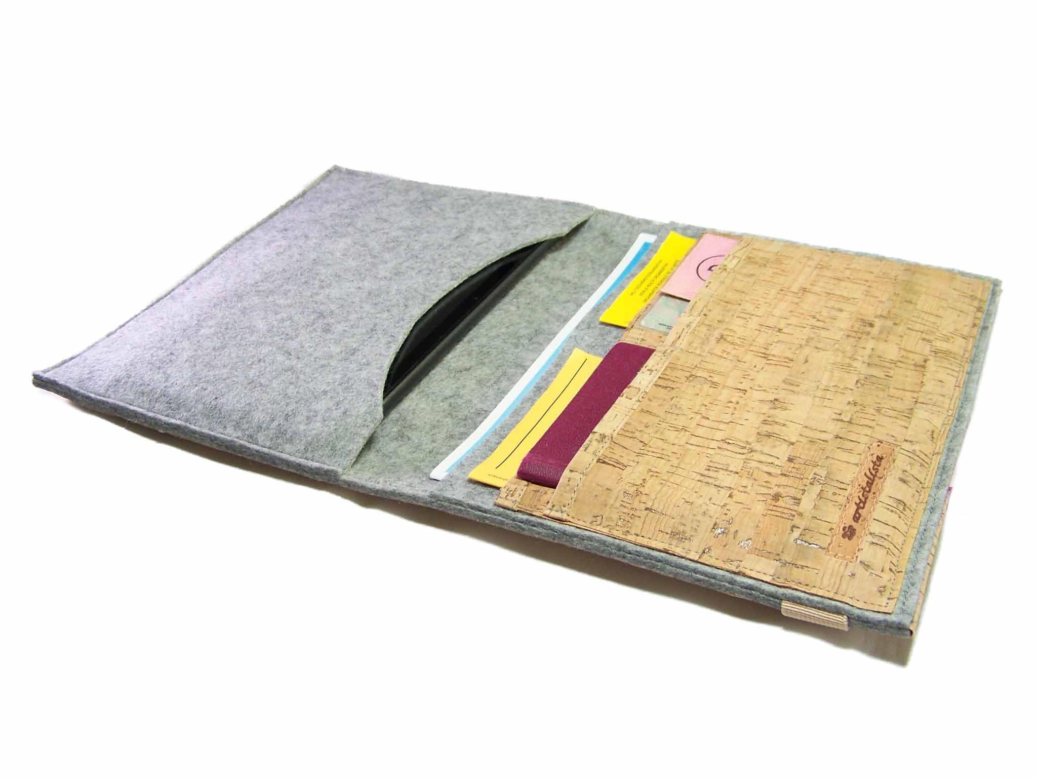 Reiseorganizer Reiseetui Dokumententasche Wollfilz Filz Kork für Reisedokumente inkl. eReader-/Tabletfach bis max. 8"