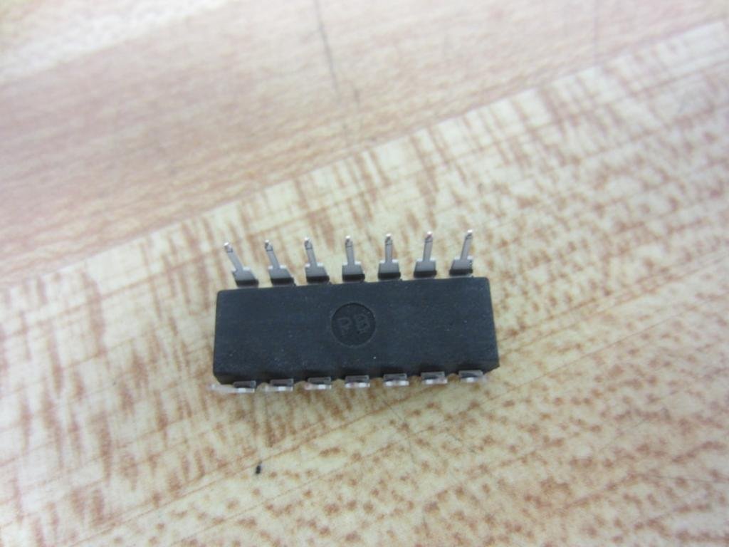 National Semiconductor CD4072BCN Integrated Circuit (Pack of 4)