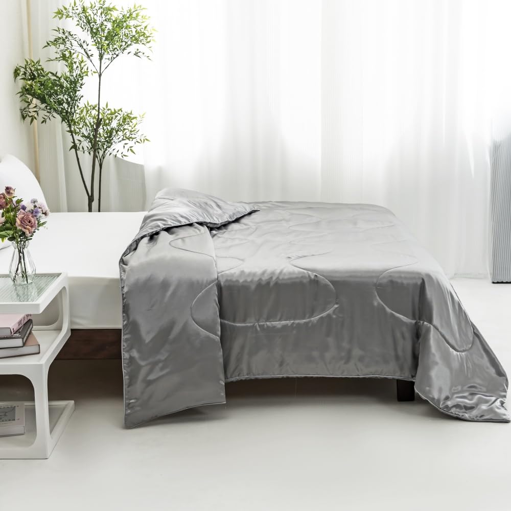 Mateju Silk Satin Coverless Duvet for Summer King Double Single,Cool Quilt Blanket Cosy and Lightweight Quilt, Soft and Comfortable Duvet Ideal for Bedspreads Throw (Gray,220x240cm)