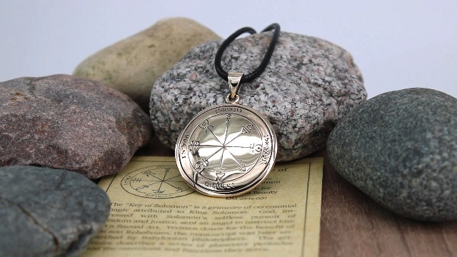 Amazon.com: Moonlight Mysteries Bronze First Pentacle of Venus for