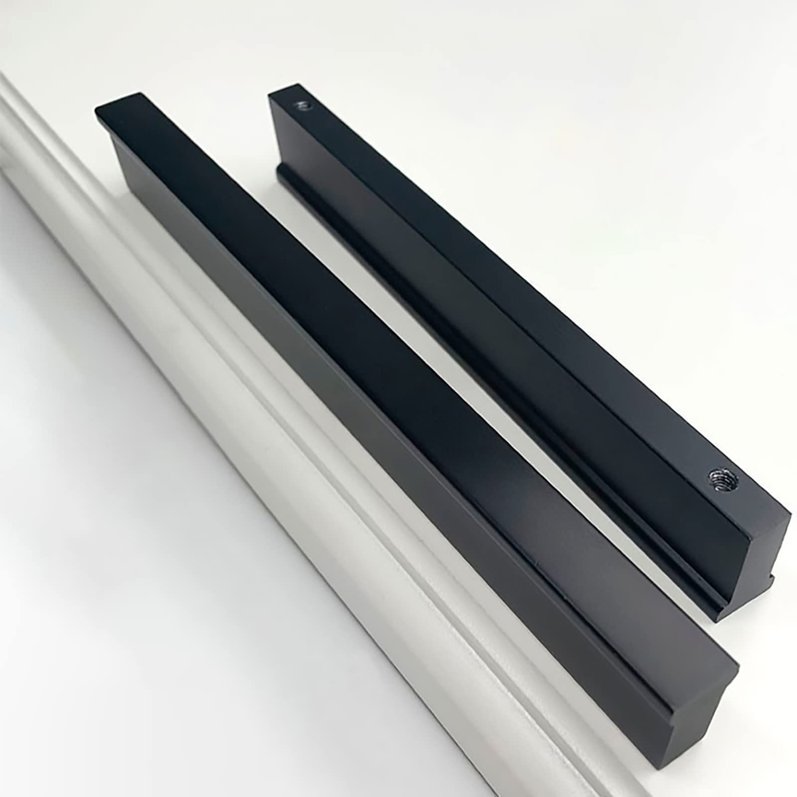 Set Di 3 Maniglie Per Mobili In Alluminio – 1200 Mm, Colore Nero, Con Viti, Per Cassetti E Armadi Da Cucina