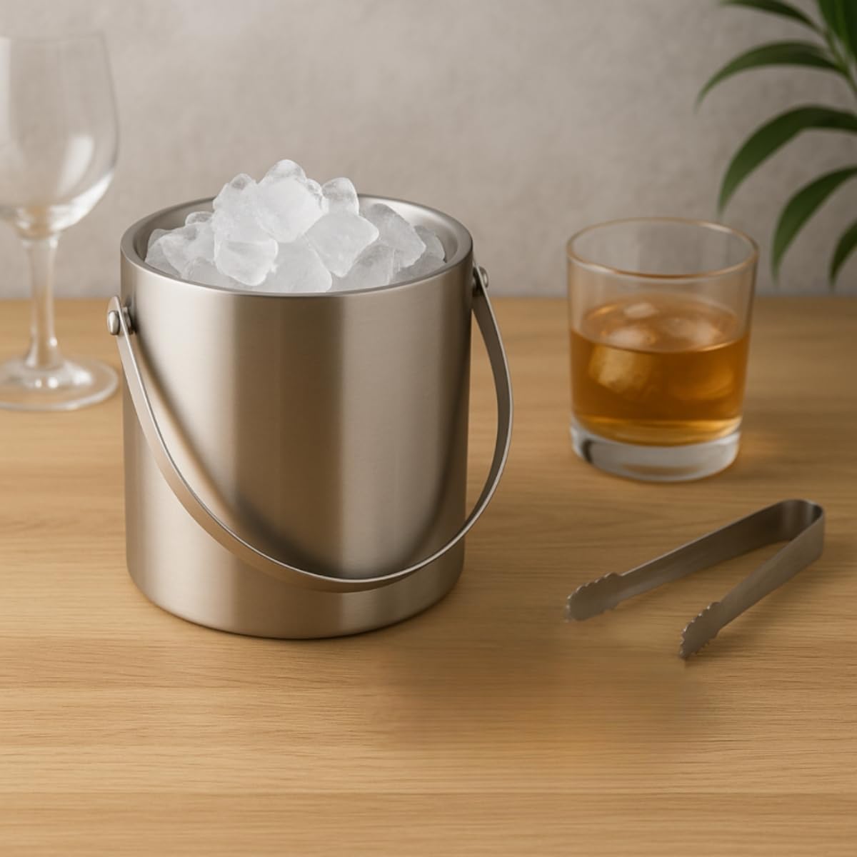 Edco Eindhoven B.V. Alpina Secchiello per Ghiaccio in Acciaio Inox, Ø 15,5 x 15,5 cm, Doppio Isolamento, con Coperchio e Manico, Contenitore per Ghiaccio da 670 g, per Feste, Barbecue e casa