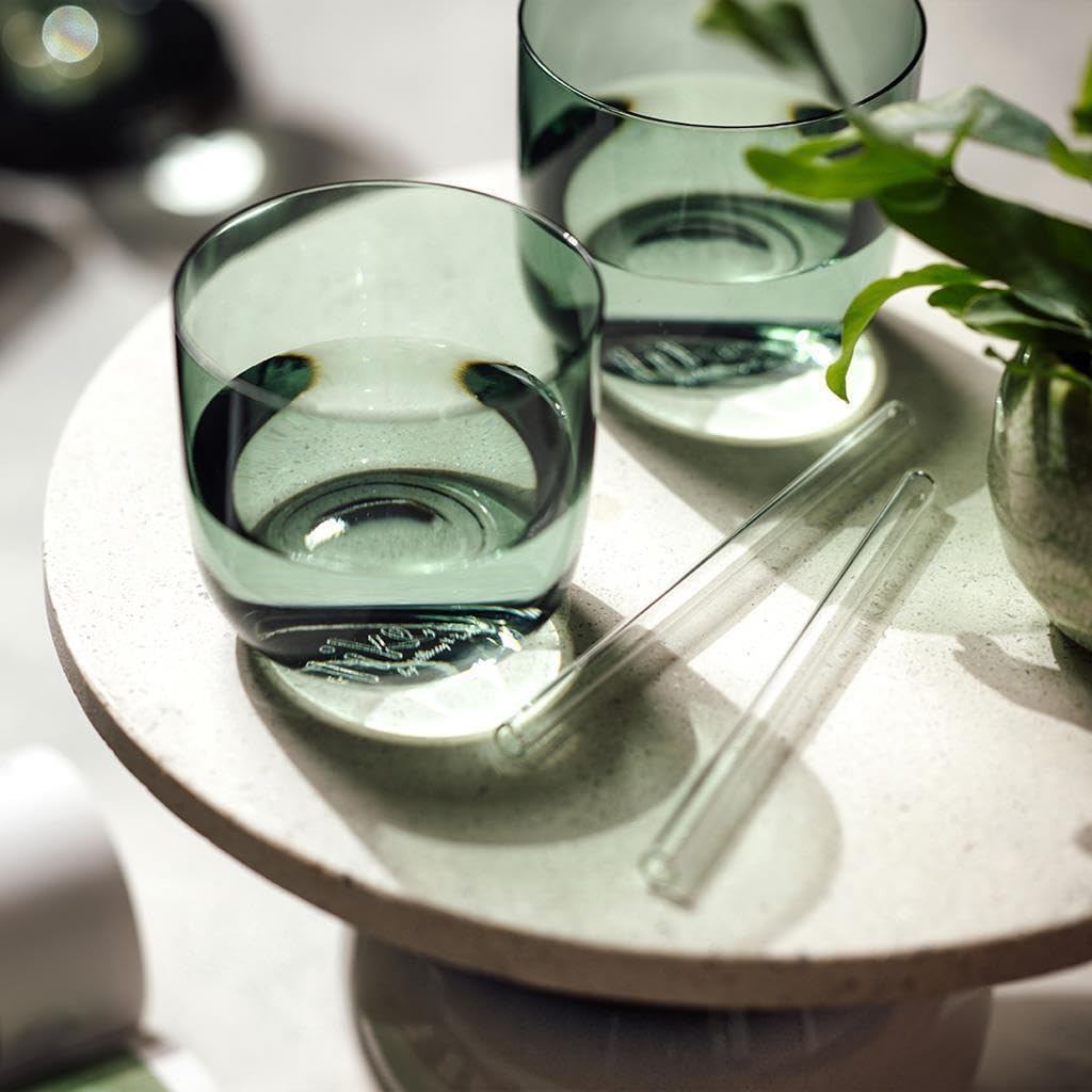 like. by Villeroy & Boch – Like Sage Trinkgläser mit Karaffe Set 5-teilig | Handgefertigte Wasserkaraffe/Saftkrug (1 Liter) und 4x Wasserbecher (280 ml), Kristallglas, Spülmaschinenfest