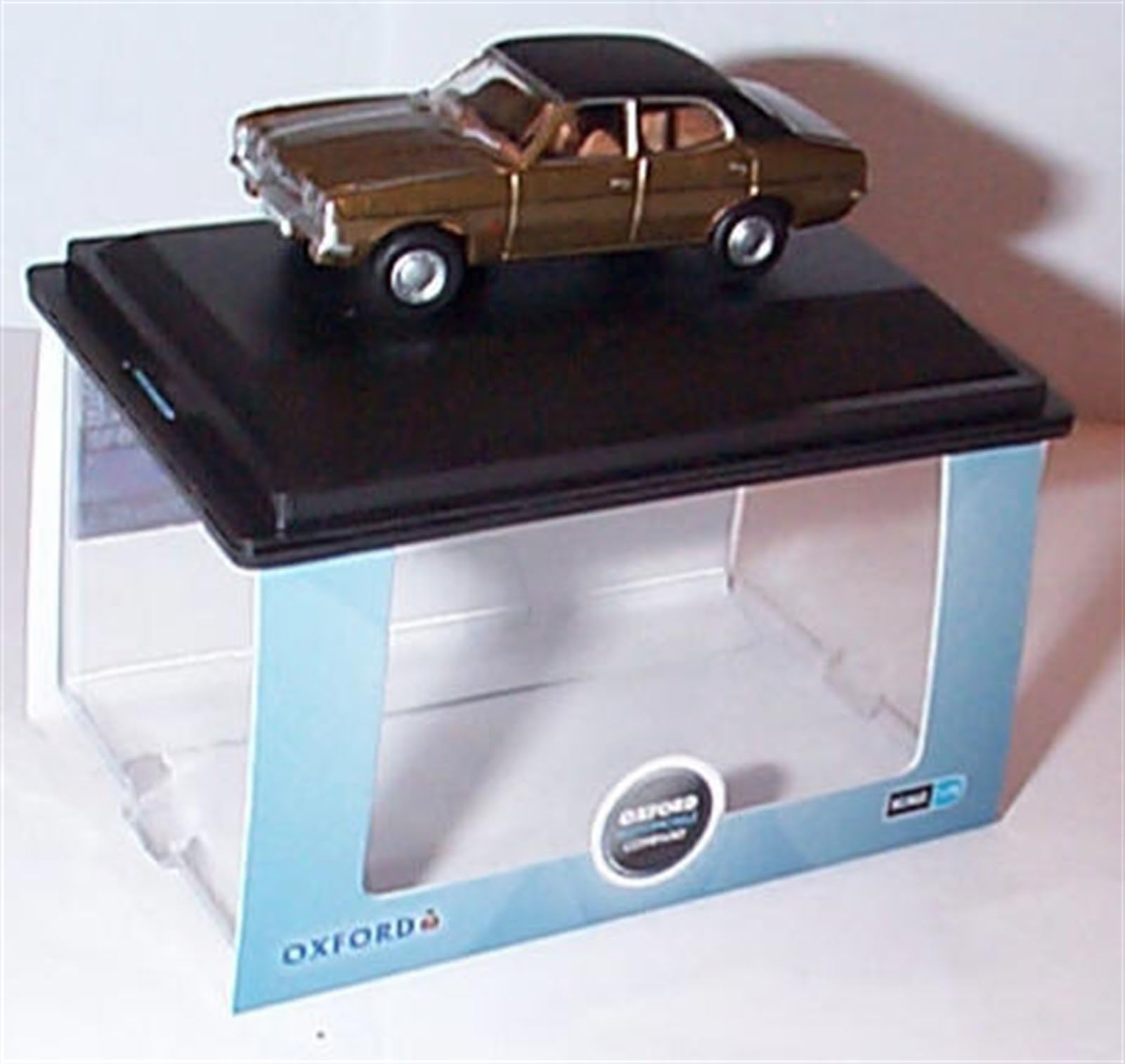Oxford F0RD Cortina MK3 Tawny Vehicle 1:76 scale Diecast Model