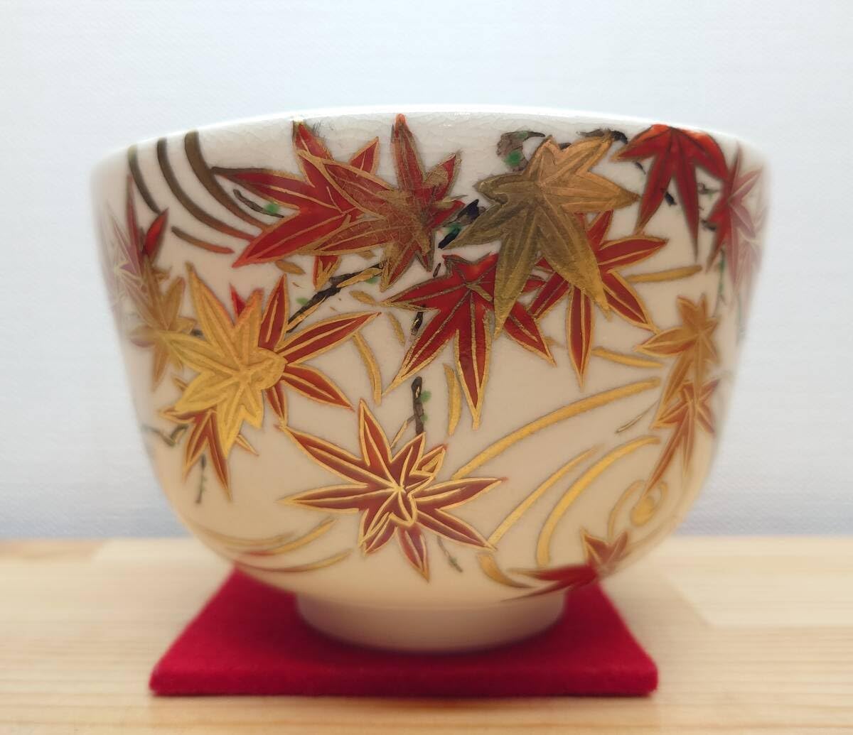 送料込【逢絢亭・新品】茶道具 茶碗 京焼 仁清 あやめの図 山岡善高 共箱入り 逢絢亭・茶道具 茶碗 京焼 仁清 紅葉に流水の図 山岡善高