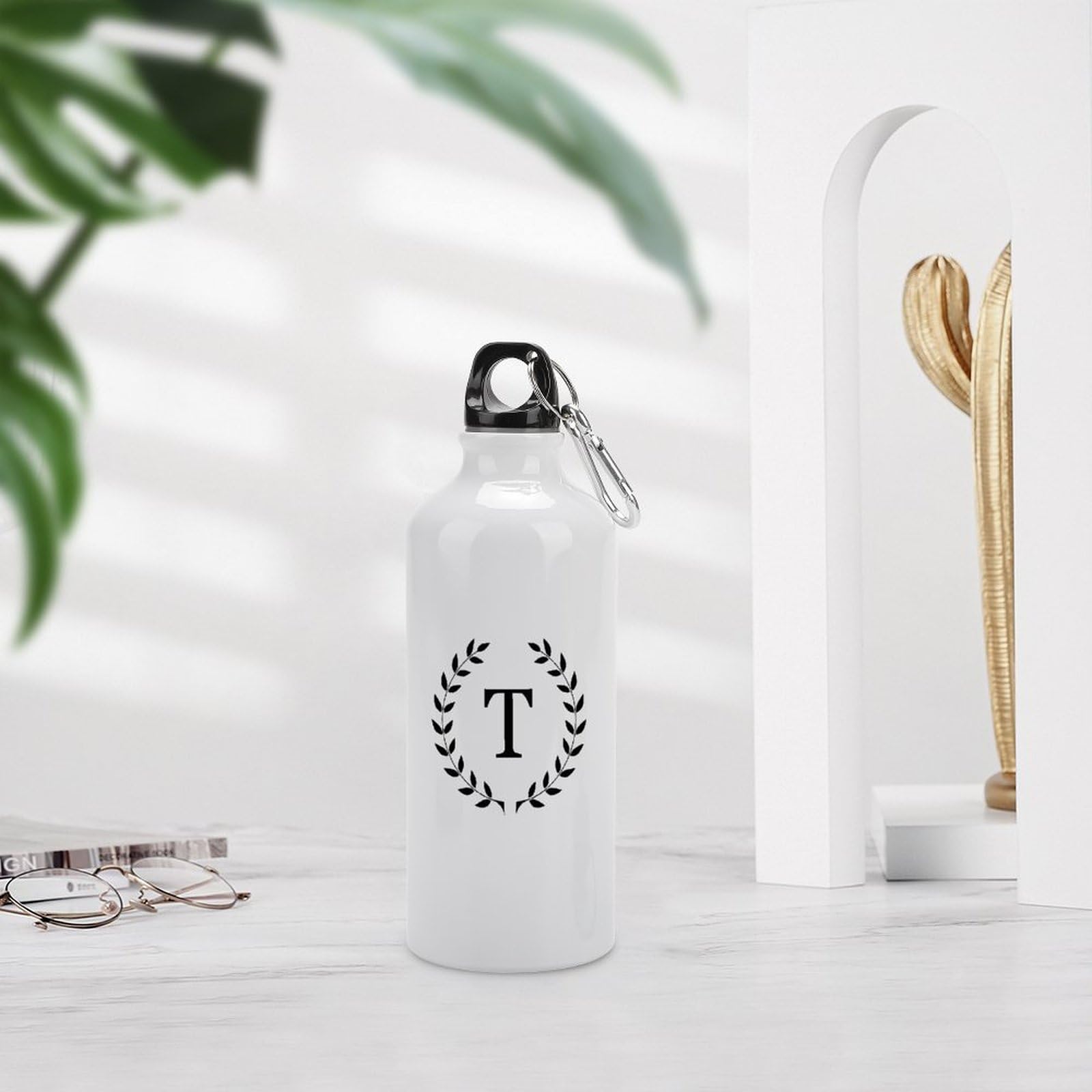 Amazon.com: JuneLucky Monogram Letter T Wreath Portable Sport