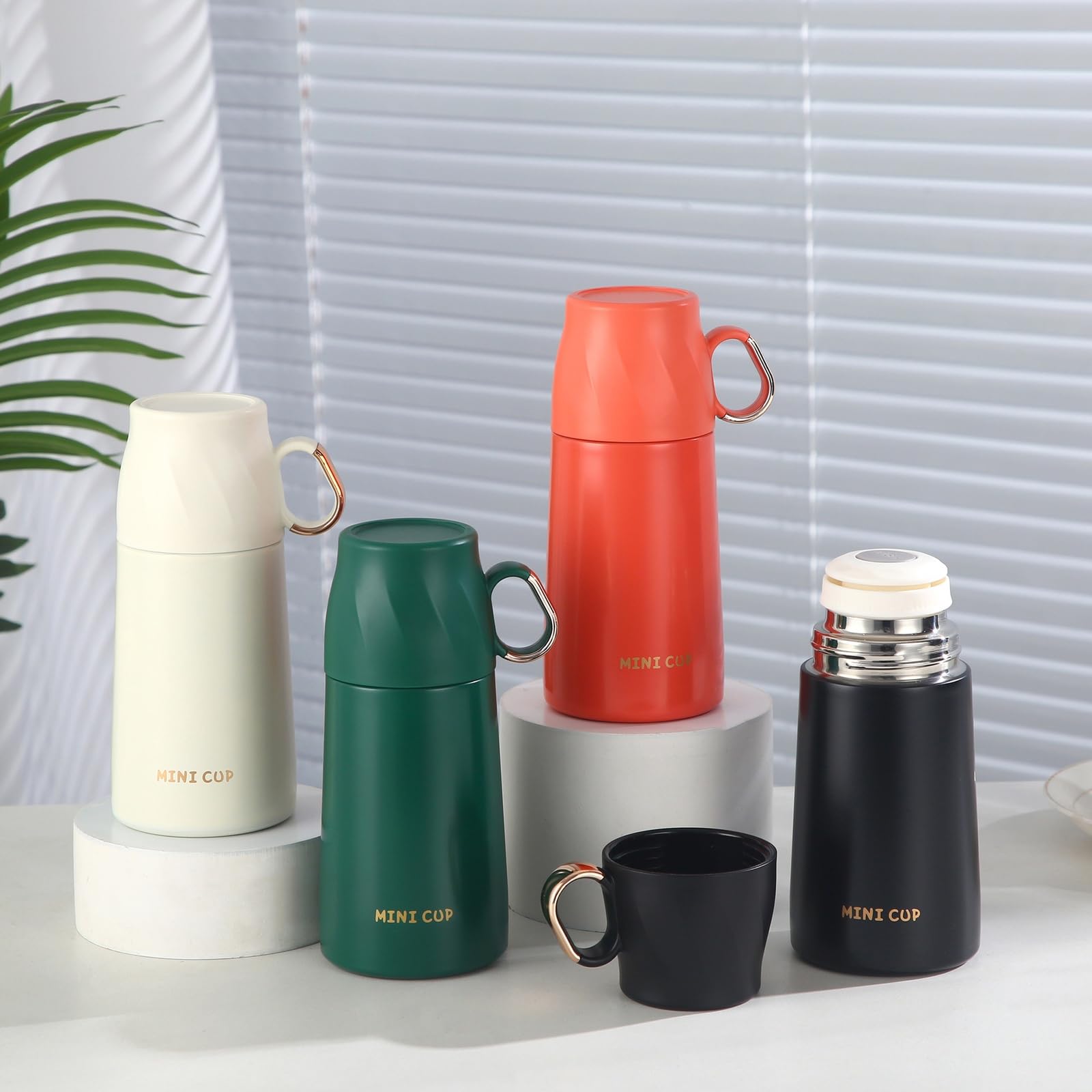 Botella de agua de acero inoxidable aislada al vacío de 500 ml, mantiene las bebidas calientes o frías durante 12 horas, termo a prueba de fugas para oficina, gimnasio y viajes con taza