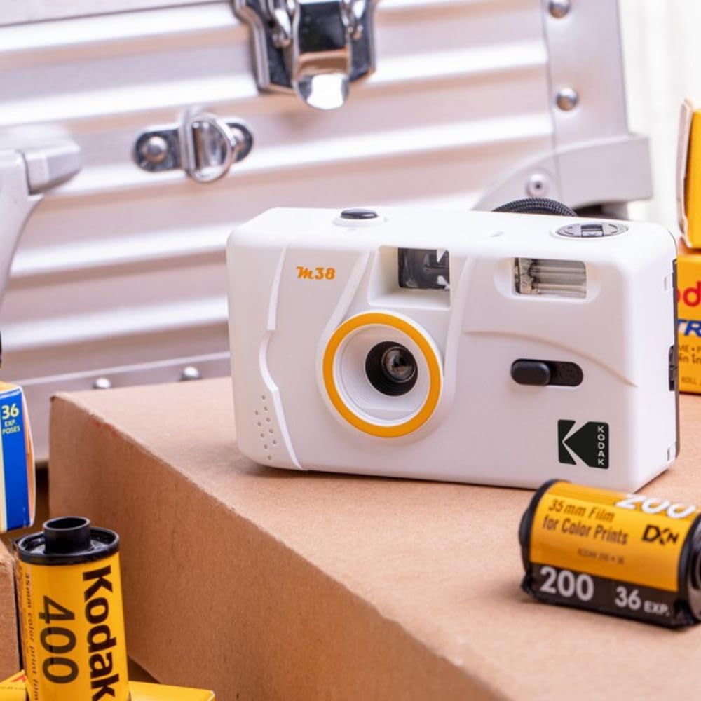 Amazon | Kodak M38 35mmフィルムカメラ - フォーカスフリー、強力な