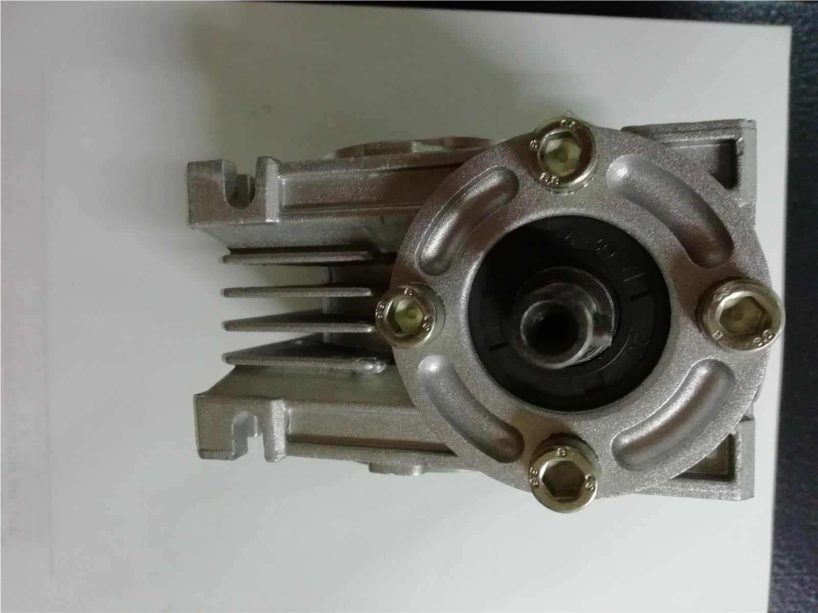 Riduttore a vite senza fine NRV063-VS Doppio albero di ingresso Diametro 19 mm Rapporto 5:1-80:1 Riduttore di velocità a vite senza fine a 90 gradi(Ratio 40 to 1)