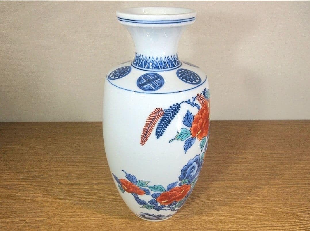 Amazon.co.jp: 真作保証 12代 今泉今右衛門 錦岩花絵花瓶 人間国宝