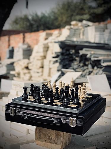 Miniatura 2 de Juego de ajedrez de mármol de 12 pulgadas con piezas talladas a mano, incluye caja de regalo de almacenamiento de piel sintética negra (coral negro)