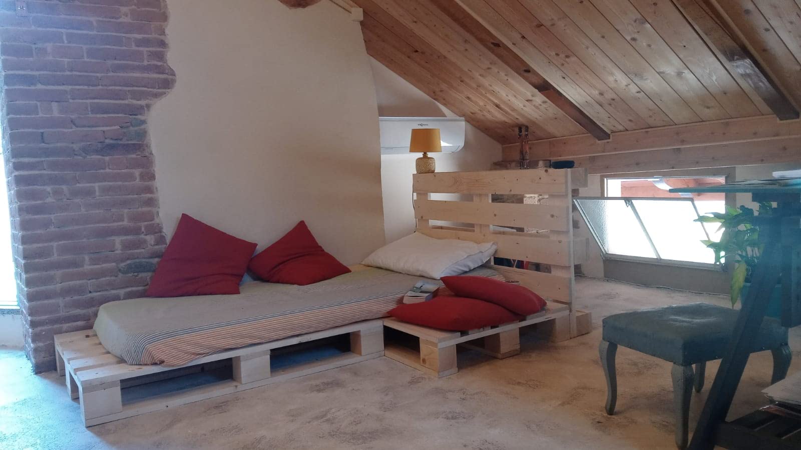 Pallet Legno 120x80 cm di tipo EPAL Compatibile EUR - Pallet in Legno di Abete di Qualità Creati a Mano, Bancale con Ottima Finitura Ideale per Arredo Interno e Esterno, Non verniciati