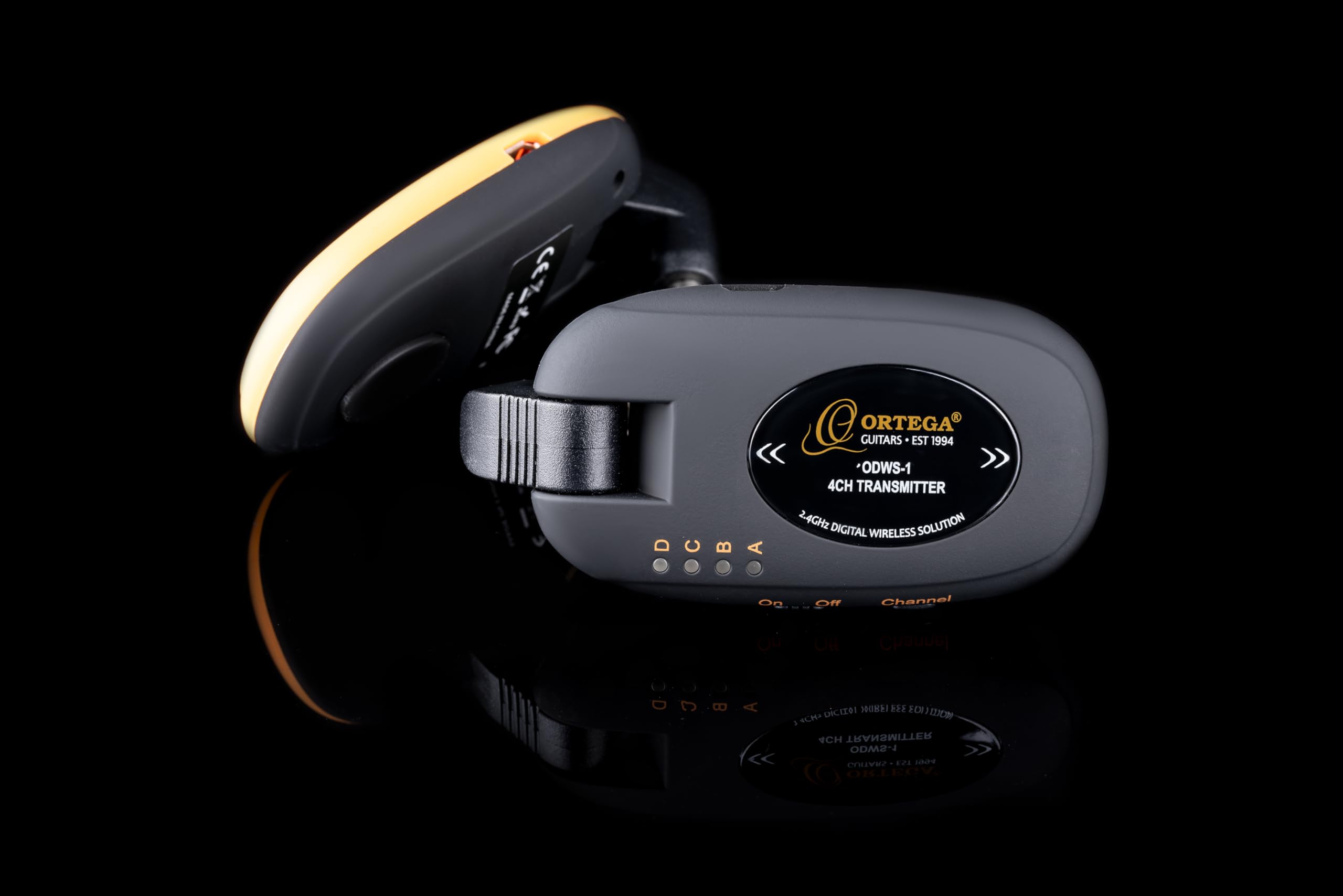 Ortega Guitars Digital Wireless System – Wiederaufladbares Zubehör für Gitarre – Schwarz (ODWS-1BK)