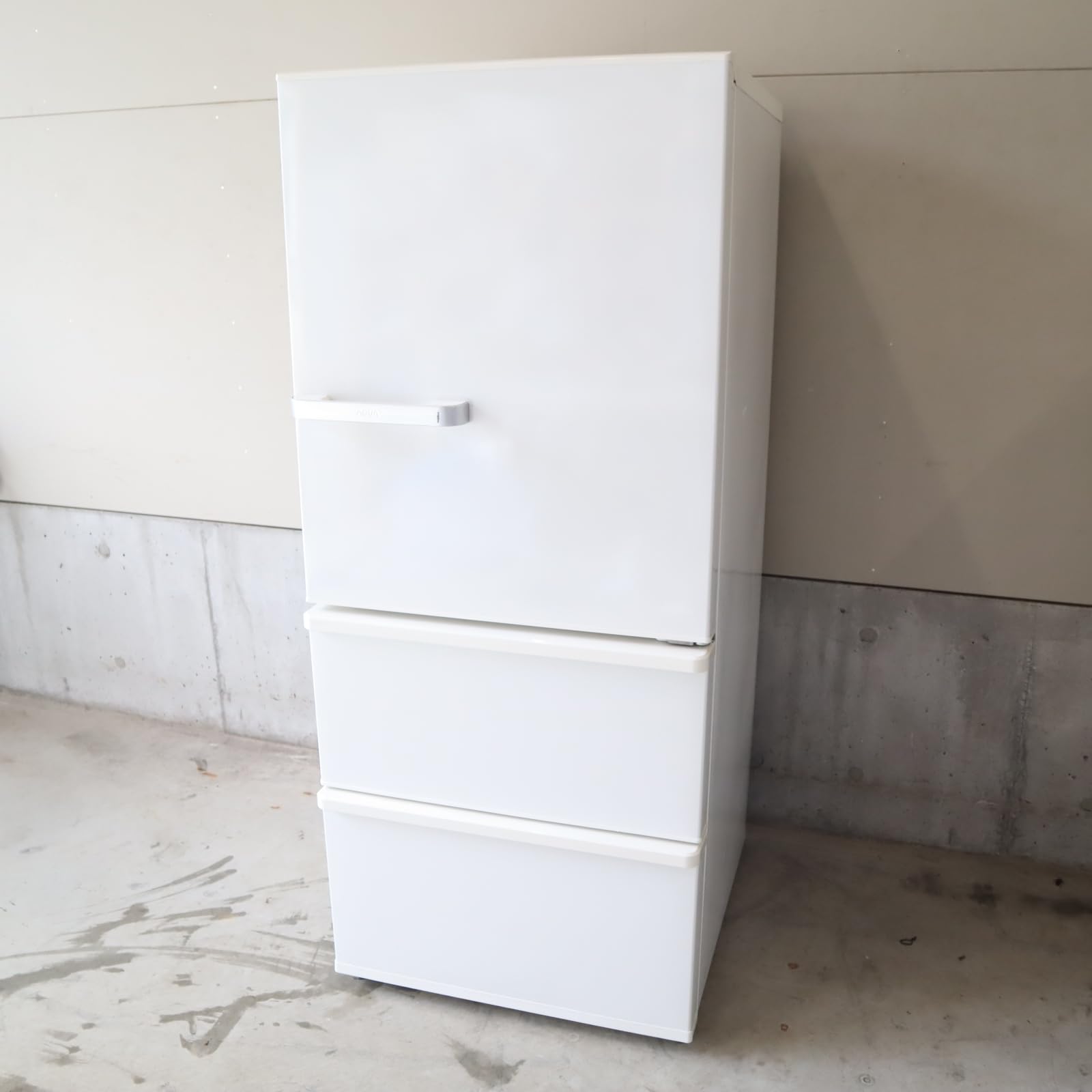 Amazon | AQR-27G-W(ナチュラルホワイト) 3ドア冷蔵庫 右開き 272L 