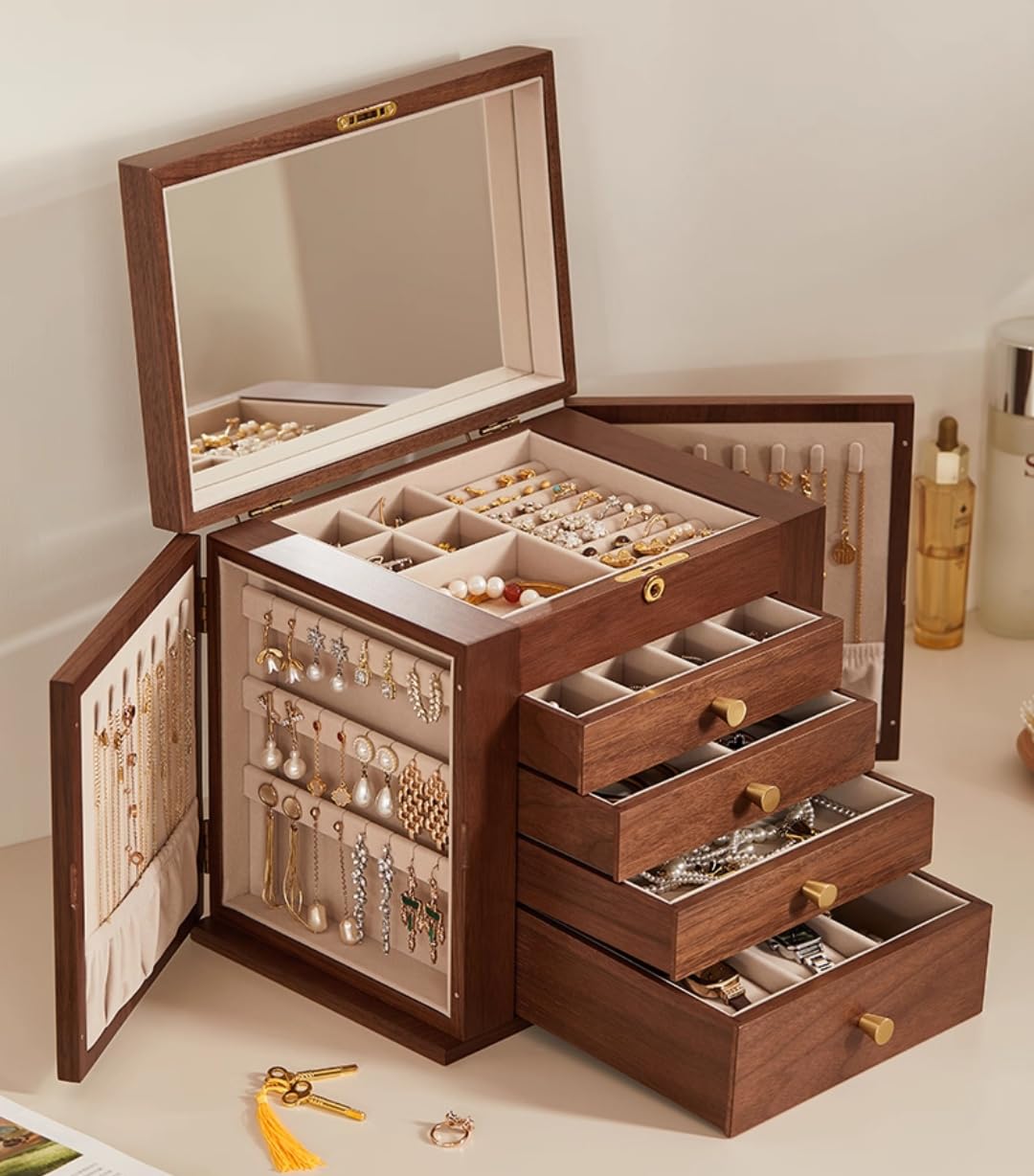 Schmuckkästchen aus Walnussholz für Damen mit Schloss, 5 Fächer | Schlichte klassische Formgebung mit viel Platz für gängigen Damenschmuck, Geschenk für Frauen