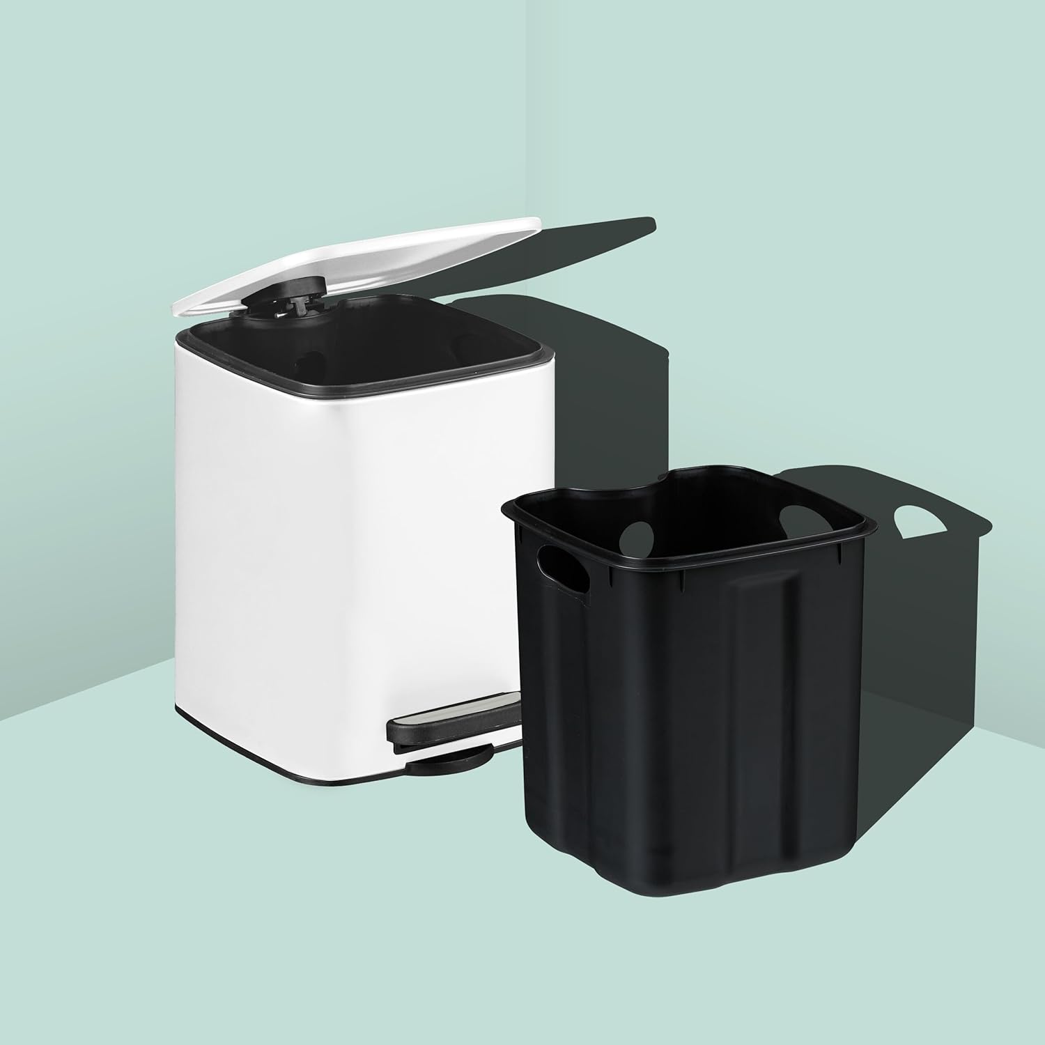 Relaxdays Cosmetic Bin, 6 litres, Soft-Close Mechanism, Removable Inner Bucket, Metal, Bathroom Bin with Lid, White