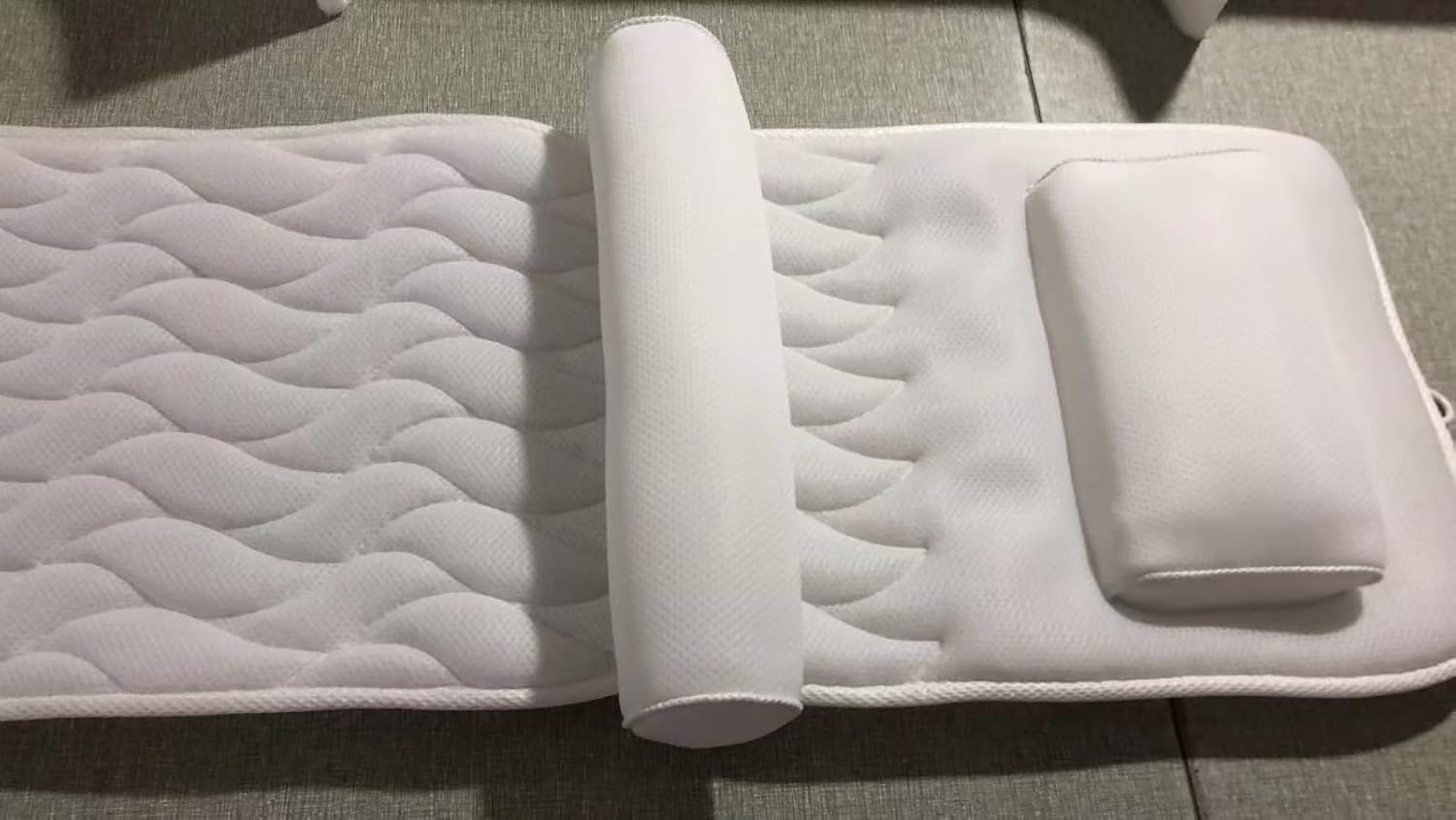 3D Mesh Bathtub Pillow with 17 Suction Cups, Firm Support Bath Pillow for Tub, Waterproof Spa Bath Cushion with Hook, Fits Most Bathtubs (Leaf Pattern + Round Pillow Option)