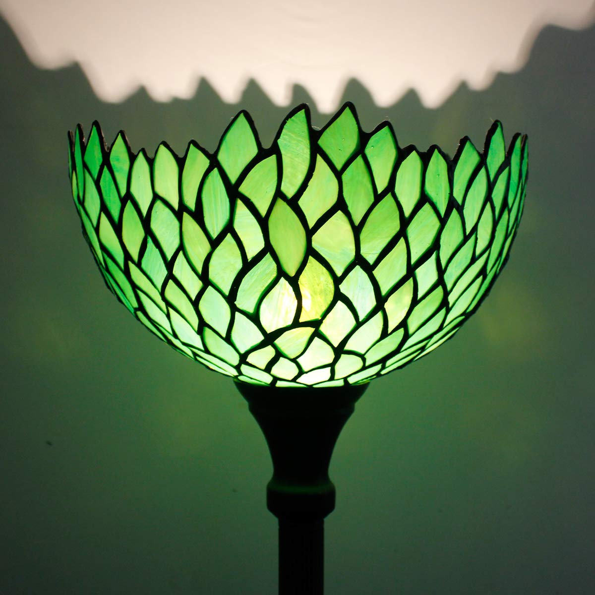Tiffany S523 WERFACTORY Lampe sur pied en verre teinté style torchiere W12H66 pouces vert Wisteria pour salon, chambre, étagère, table basse