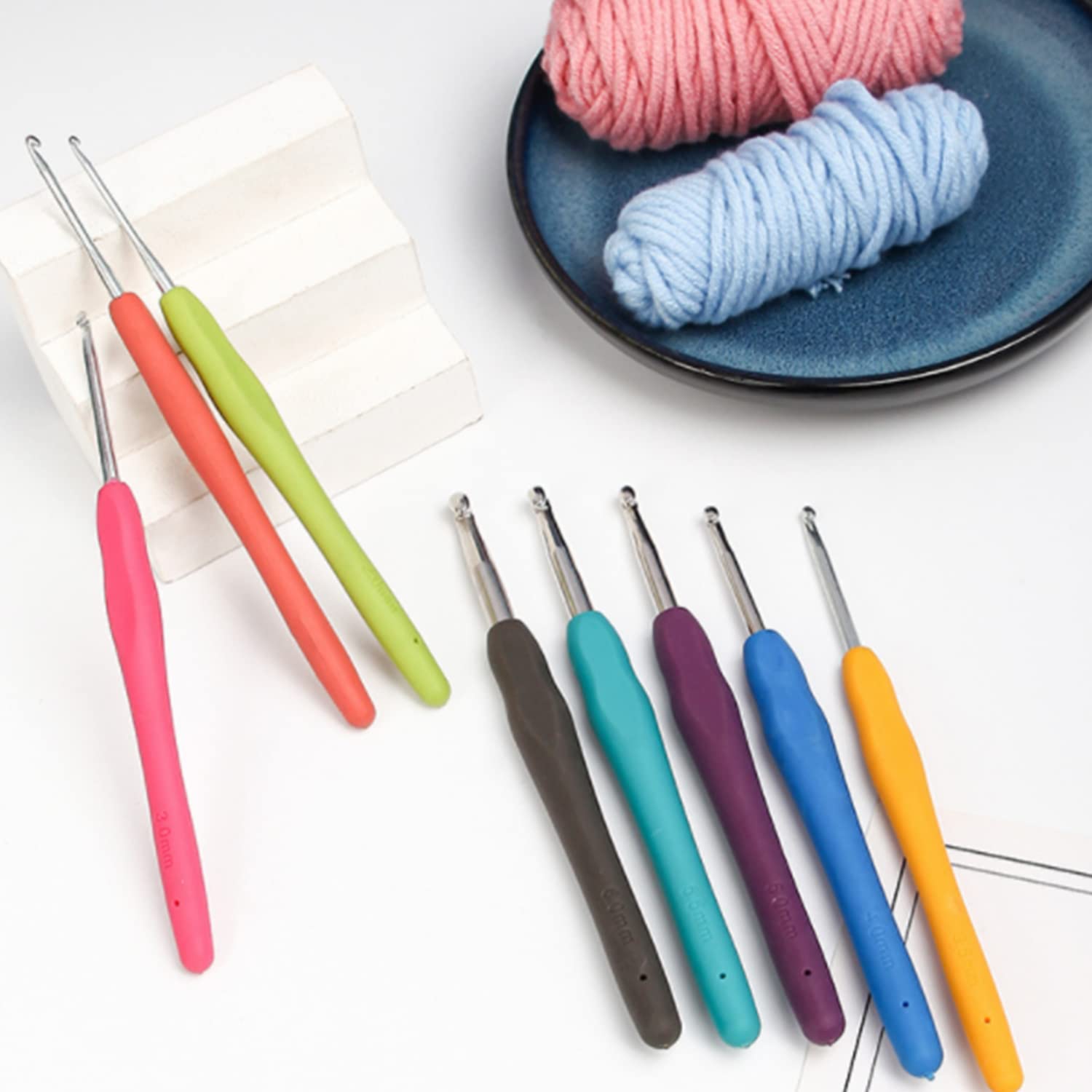 Lot De 11 Aiguilles à Tricoter Multicolores En Aluminium Avec