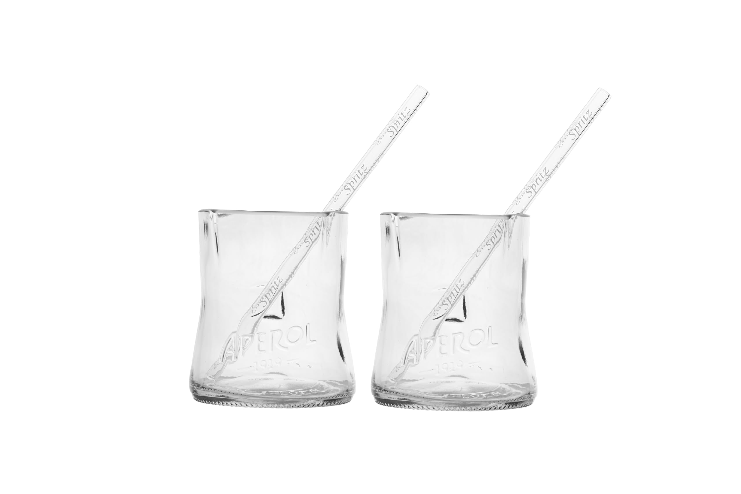 Aperol Spritz Set aus recycelten Flaschen: zwei Glaser mit kunstvoll geformten Randern und zwei Glasstronhhalme