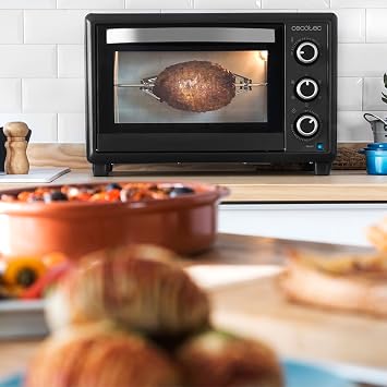Cecotec Bake&Toast 3090 tezgah üstü fırın, Gyro siyah, 30 l, 1500 W, 5 farklı fonksiyonlu, döner mil dahil, iç aydınlatma, kırıntı toplama haznesi.