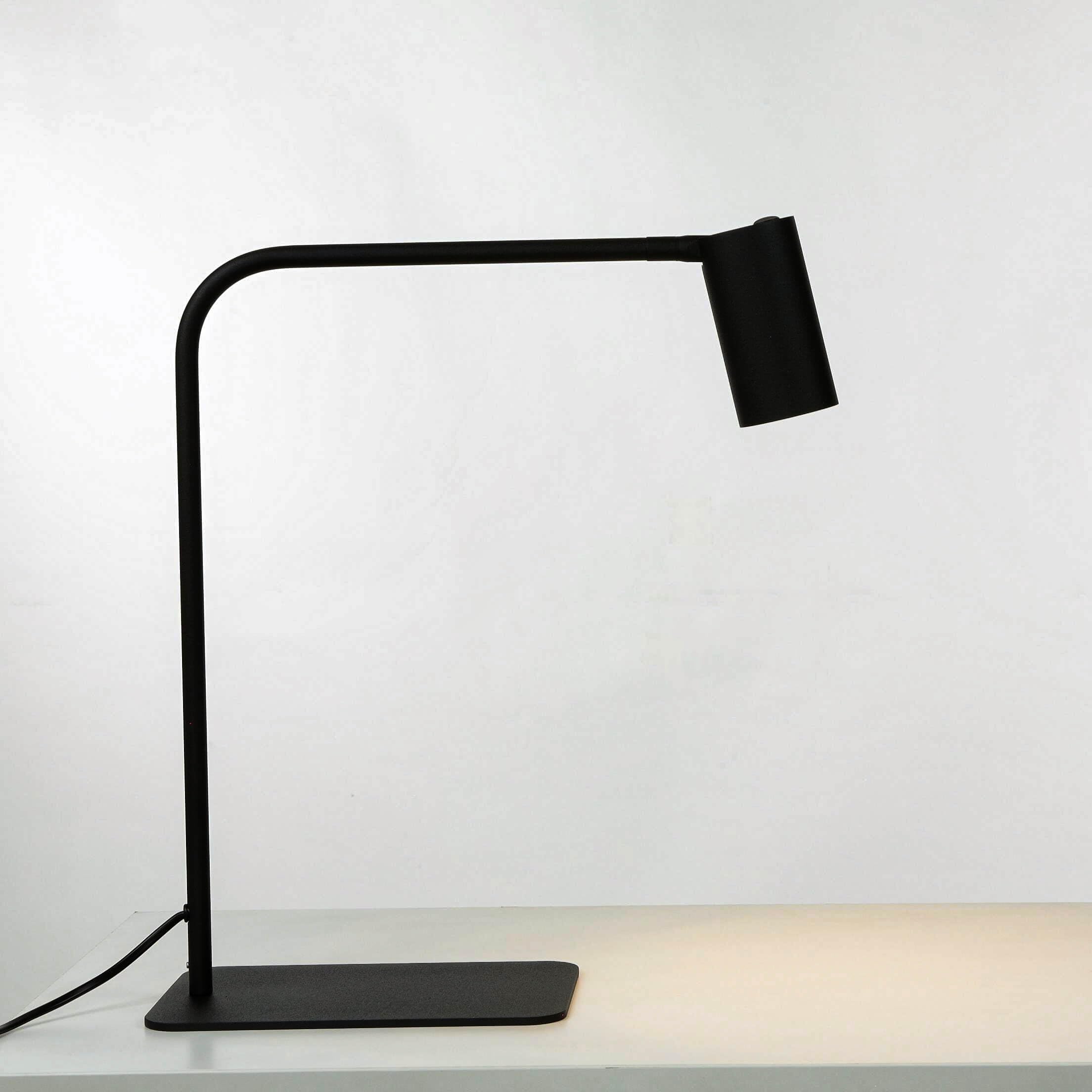 Licht-Erlebnisse Schreibtischlampe Schwarz, Tischleuchte mit Kabel, Leselampe Nachttisch, H:40 cm, GU10, schwenkbar, Schreibtisch, Nachtschrank, Tischleuchte