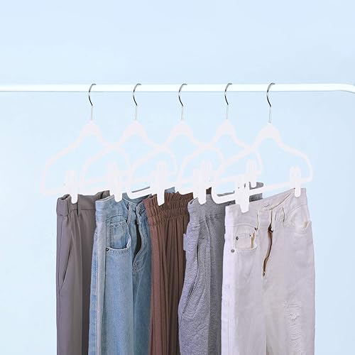 Miniatura 7 de Trgowaul Clips de terciopelo para colgar pantalones, clips de terciopelo fuertes, perfectos para perchas de terciopelo finas (20 unidades, blanco)