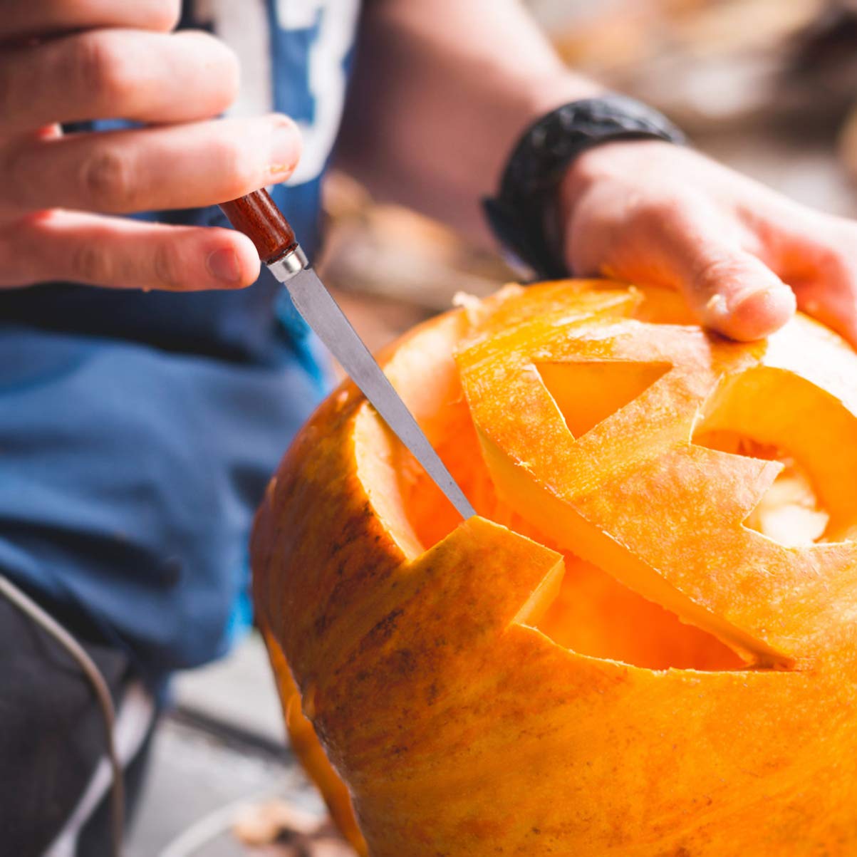 Cabilock 1Set Halloween Pumpkin Carving Kit with Handles Vegetable and Fruit Cutting Tools for Creative Lantern Designs for Adults