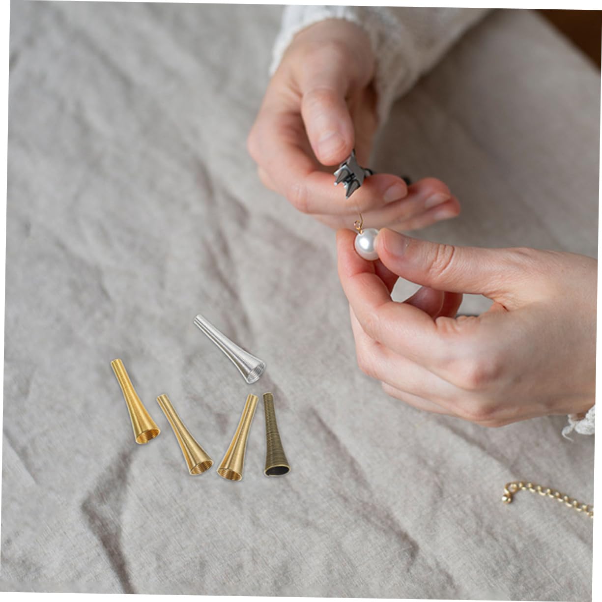 HOMSFOU 4sets Metal Bead End Caps Memory Wire Cone Shaped Jewelry Making Caps for Diy Bracelets Necklaces 36pcs*4