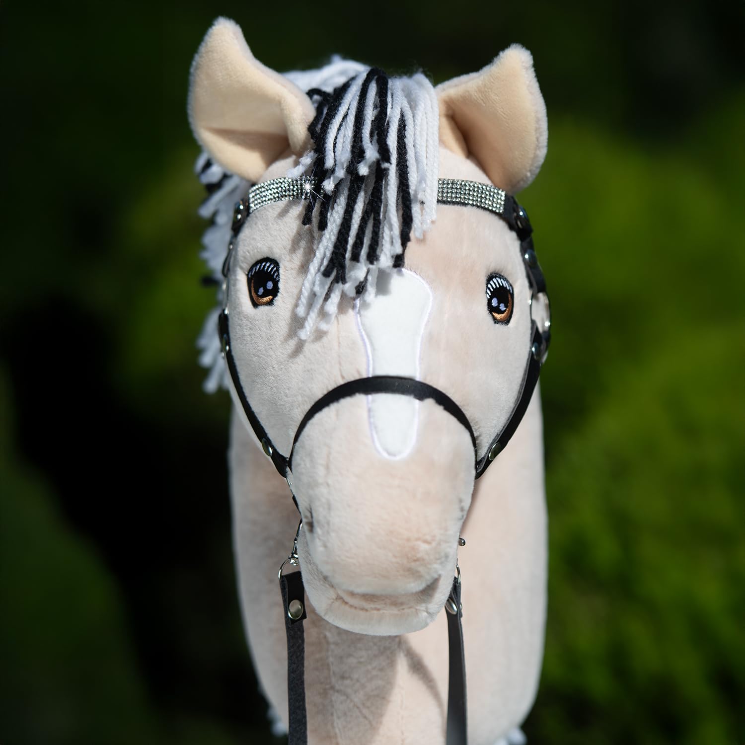 Hobby Horse Fjord A3 - Beżowy koń z włosami czarno-białymi - pełna siatka z migoczącym przodem - zabawka jeździecka dla dzieci i młodzieży