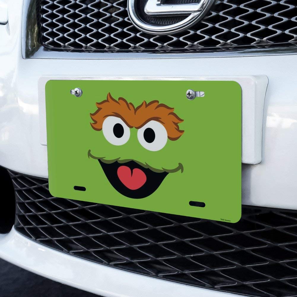 GRAPHICS & MORE Sesame Street Oscar The Grouch Face Novelty Metal Vanity Tag License Plate