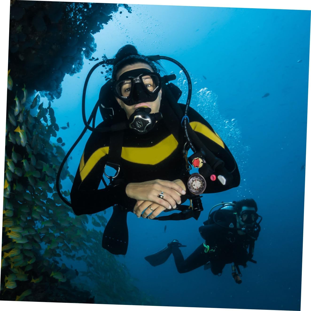 GALPADA Underwater Luminous Wristband Compass Waterproof Mini Watch Strap Compass for Outdoor Navigation and Diving