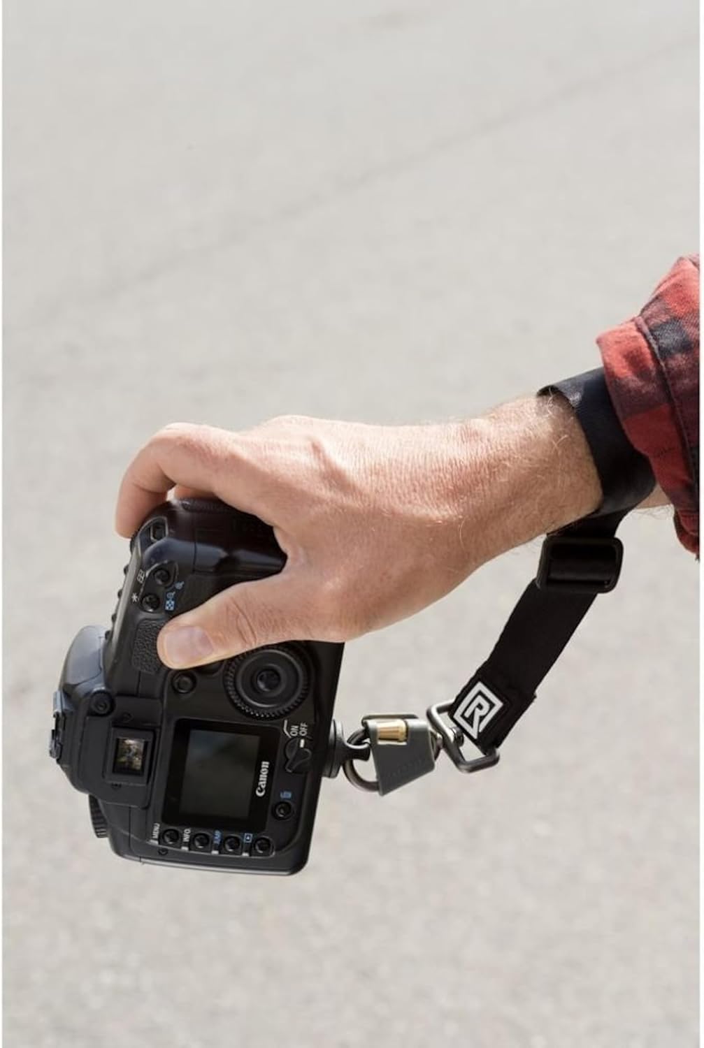 BLACKRAPID Camera Wrist Strap with FastenR FR-5 to connect to tripod mount on DSLR, SLR and Mirrorless Cameras - Image 5