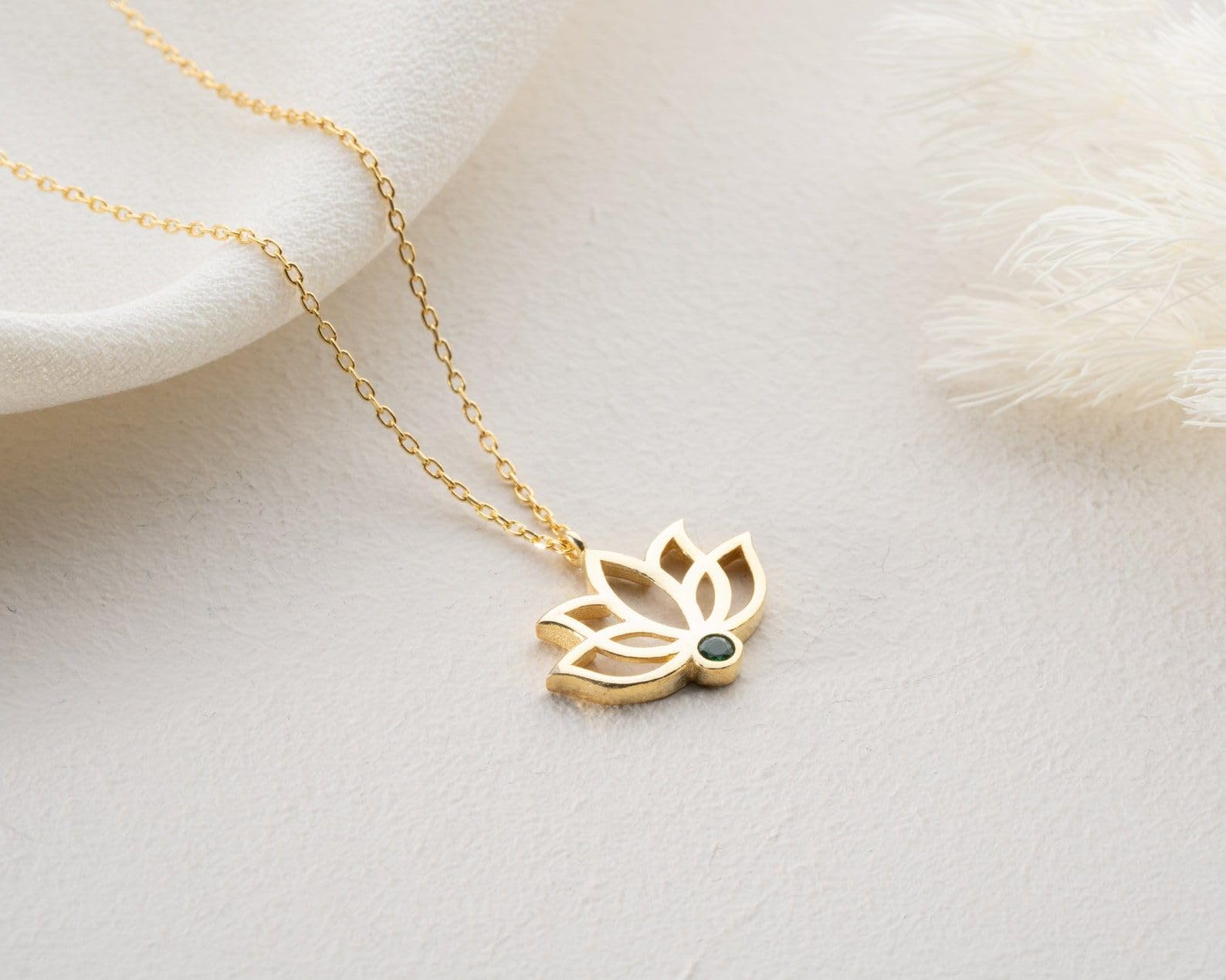 Delicato oro Lotus collana con pietra portafortuna, Lotus fiore ciondolo novembre citrino argento