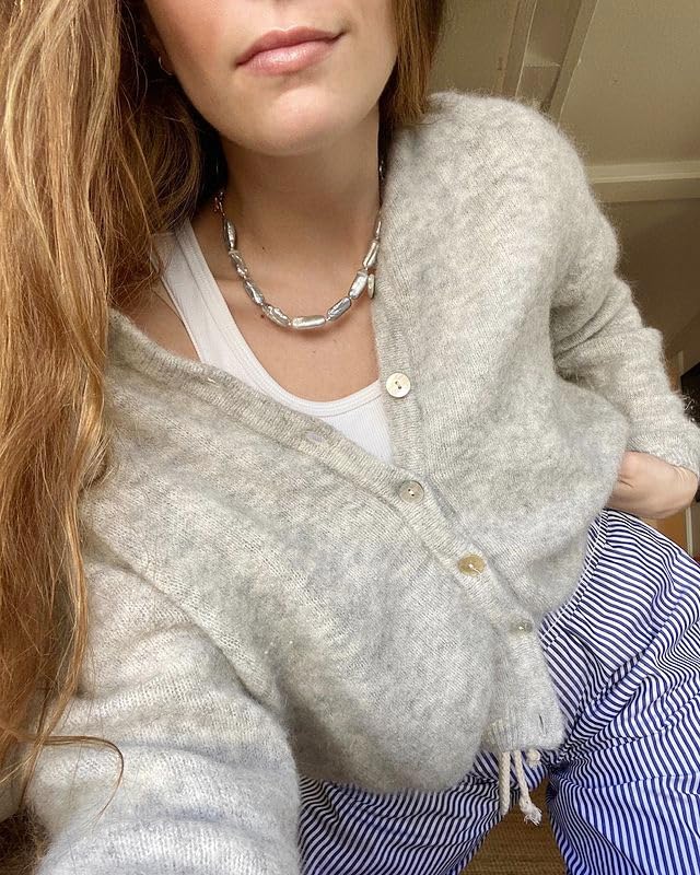 Women's Casual Cardigan Sweater Button Down Crewneck Soft Knit Lightweight Going Out Pullover Tops2