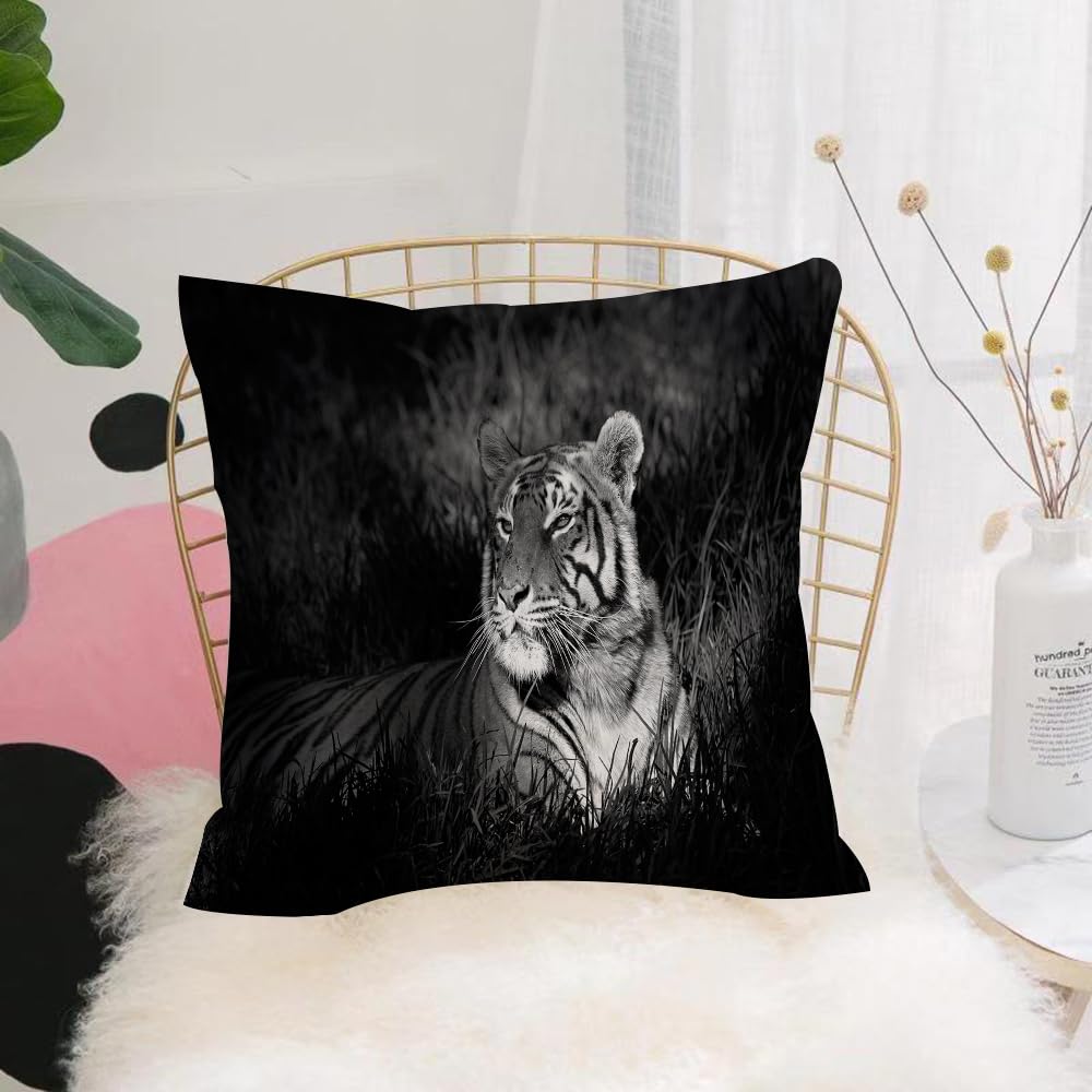 HYOSXW Cushion Cover,Throw Pillow Case Home Decorative for Living Room Bedroom Sofa Chair 16X16 Inch,Animals, black and white ornaments, Bengal tiger in the ow,Pillowcase 40X40cm