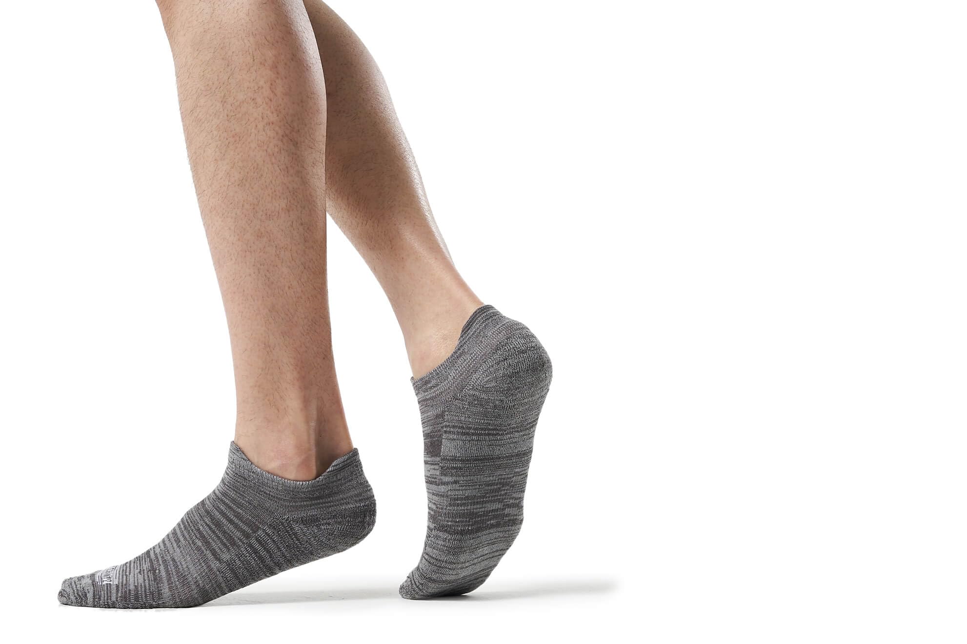 Mr. Davis Moisture Wicking Performance Athletic Sock Comfort Fit in Light Grey Pixel 3 Pack