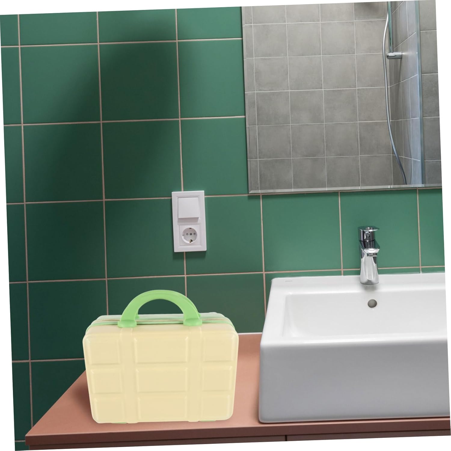 Makeup Travel Case Portable Cosmetic Organizer Spacious Interior Stylish Design for Makeup and Toiletries Convenient Carrying Suitcase for Women